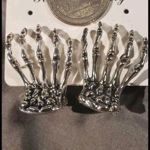 Silver skeleton hand hair clips